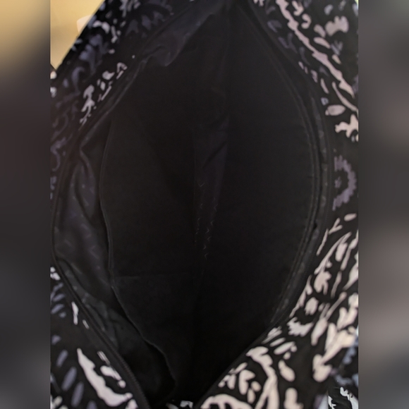 Vera Bradley Turlock Tote in Paisley Noir NWOT - Picture 4 of 4